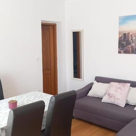 Apartments Pipi Pakostane Bagian luar foto