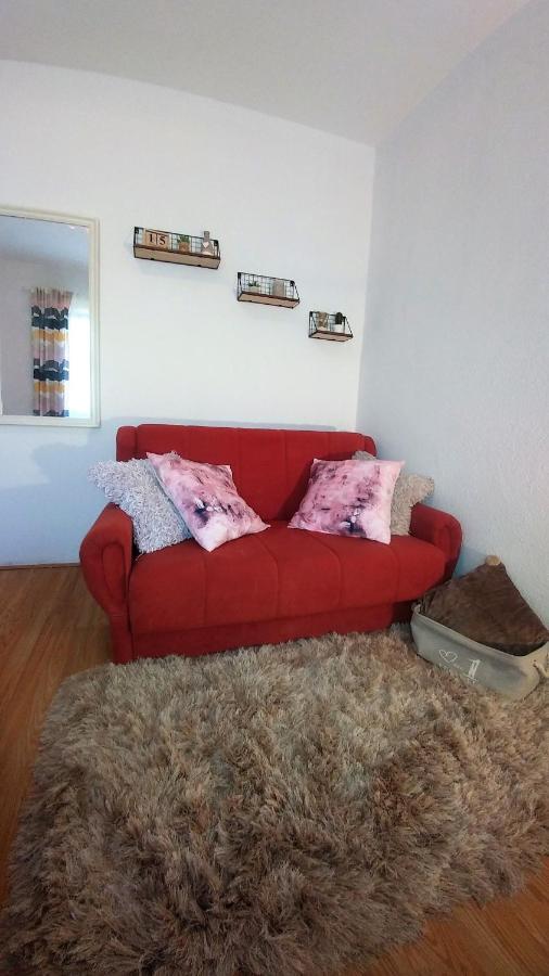 Apartments Pipi Pakostane Bagian luar foto