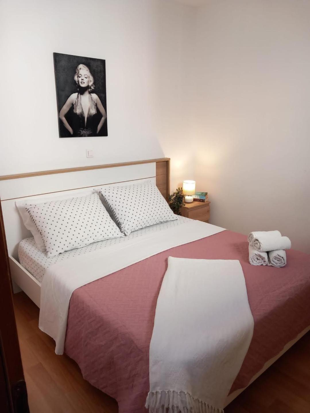 Apartments Pipi Pakostane Bagian luar foto