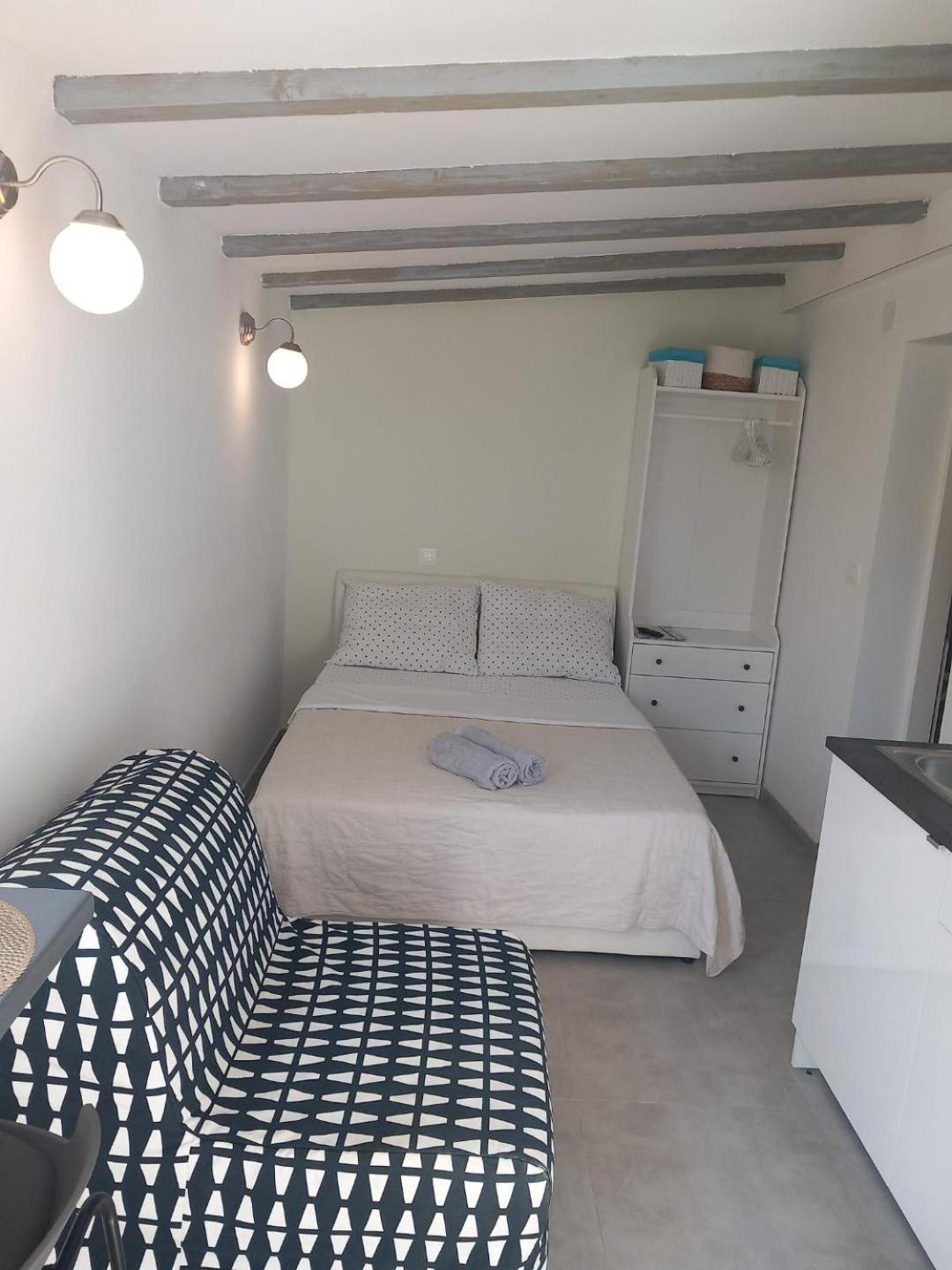 Apartments Pipi Pakostane Bagian luar foto