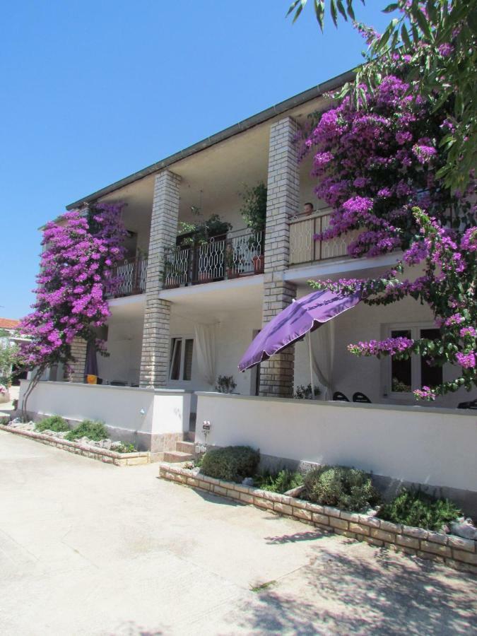 Apartments Pipi Pakostane Bagian luar foto